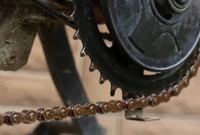 Rusty 360 chain