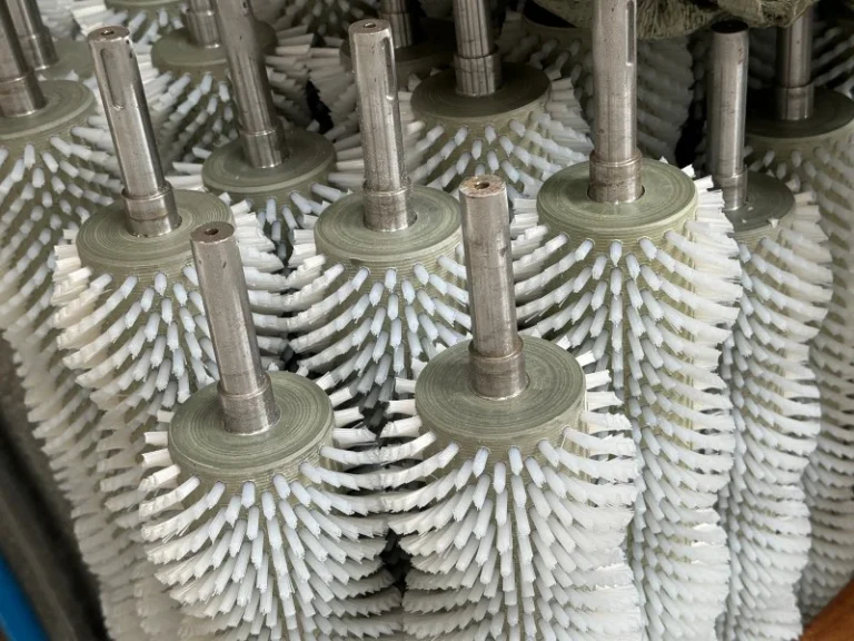 Wave-shaped bristles