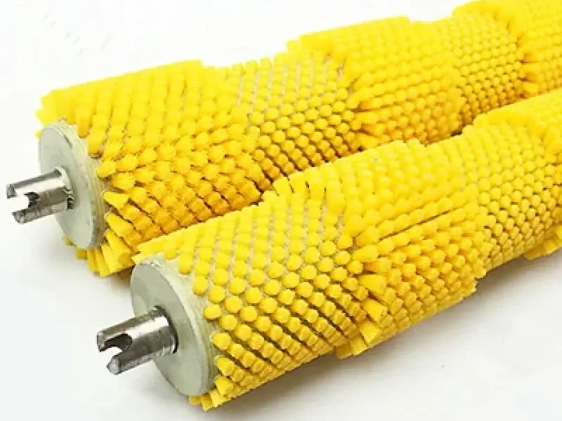 Heterosexual cleaning cylinder brush
