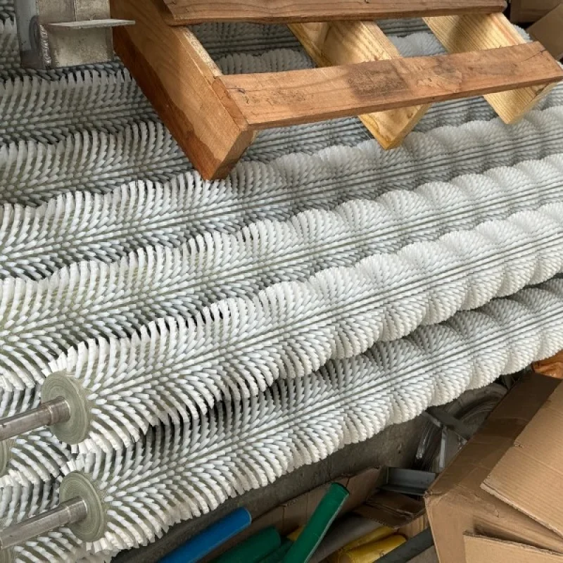 wave-shaped brush roller